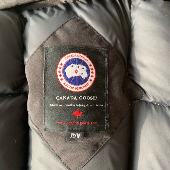 Canada Goose Trillium Parka size XS - Picture 3 of 4